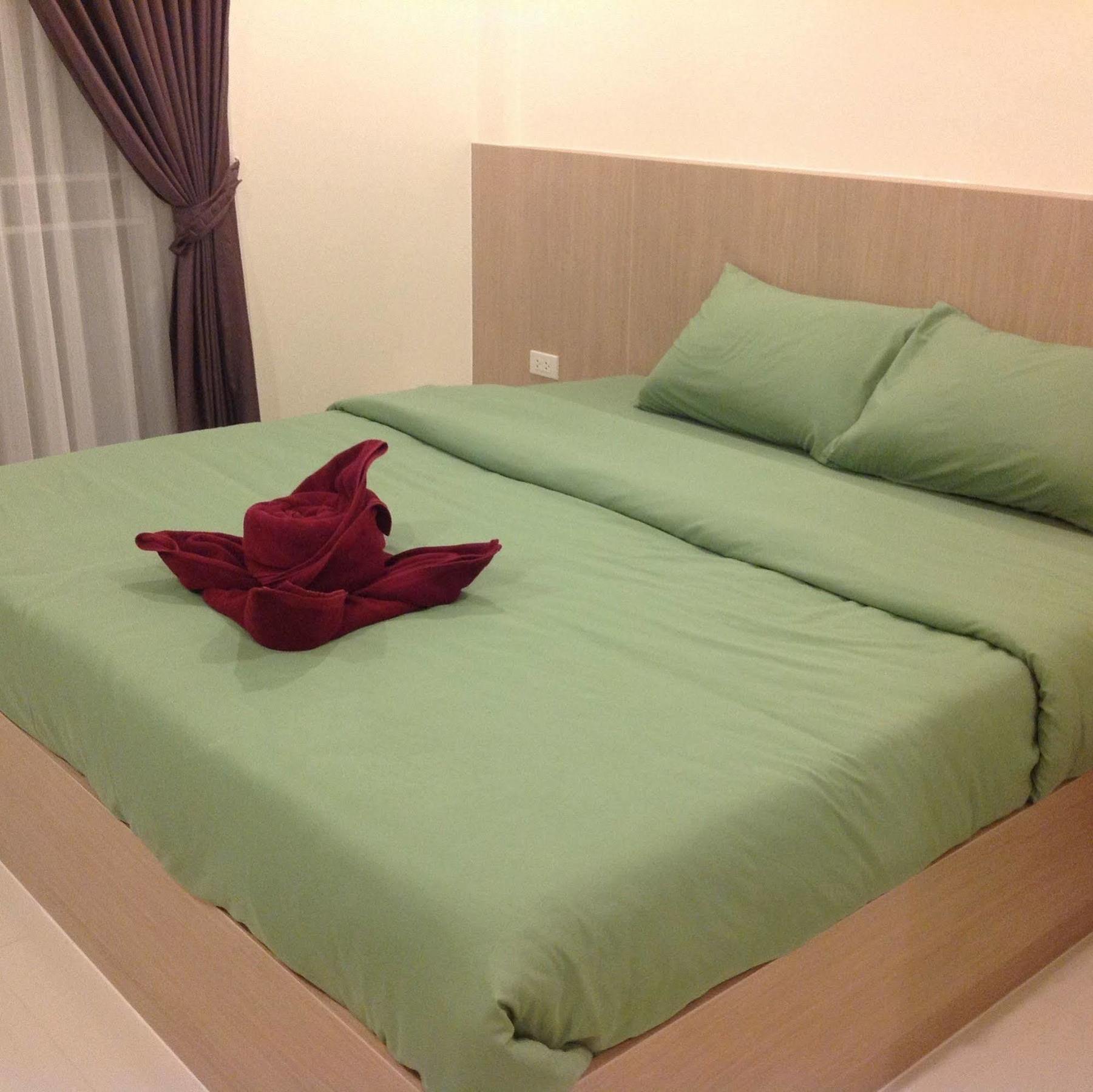 Oyo 306 Paradise Park Laemchabang Si Racha Bagian luar foto