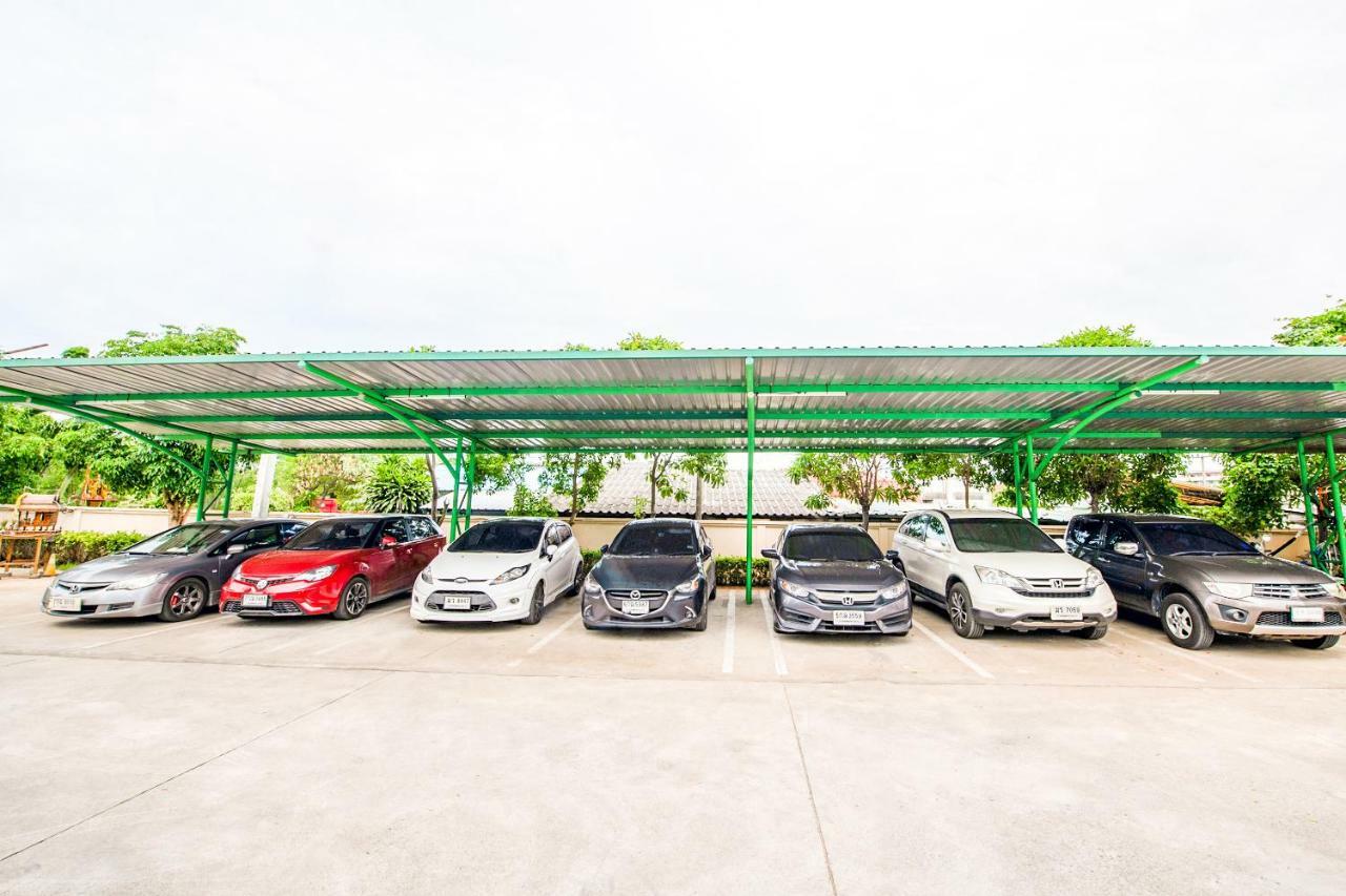 Oyo 306 Paradise Park Laemchabang Si Racha Bagian luar foto