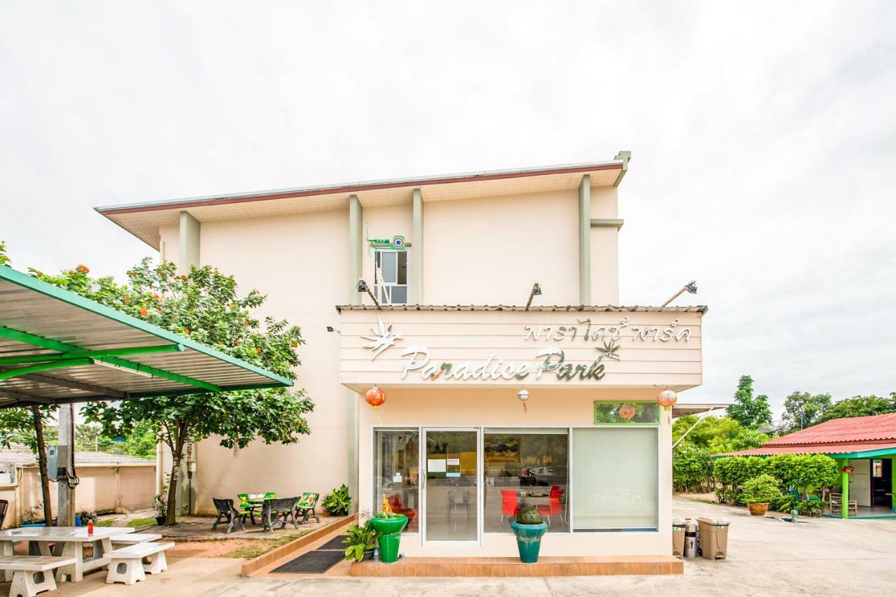 Oyo 306 Paradise Park Laemchabang Si Racha Bagian luar foto